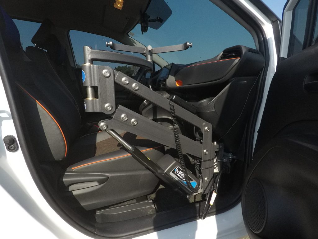 forkare-wheelchair-transfer-device. 輔康企業無障礙乘車器/車用輔助器